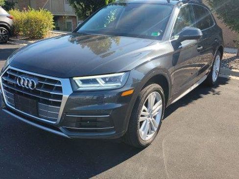 Used 2019 Audi Q5 2.0T Premium Plus w/ Premium Plus Package AWD/4WD image 1