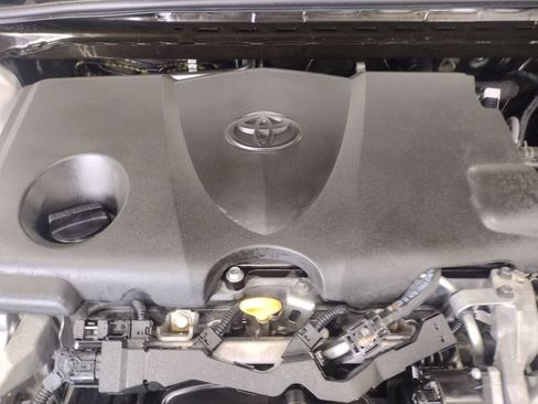 Used 2019 Toyota Camry LE w/ Carpet Mat Package FWD image 7