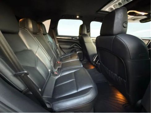 Used 2012 Porsche Cayenne Turbo image 20