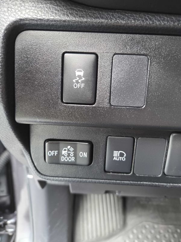 Used 2023 Toyota Tacoma SR5 AWD/4WD image 18