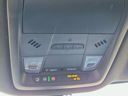 Used 2024 Buick Enclave Premium image 32