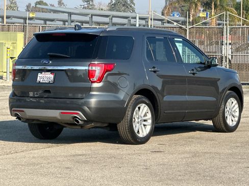 Used 2016 Ford Explorer XLT w/ Equipment Group 201A image 4