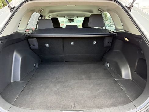 Used 2025 Toyota RAV4 XLE AWD/4WD image 9