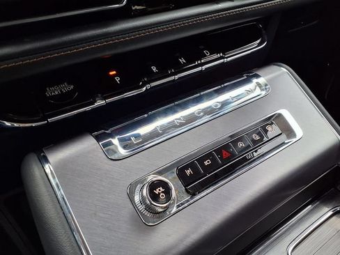 Certified 2025 Lincoln Aviator 2WD image 12