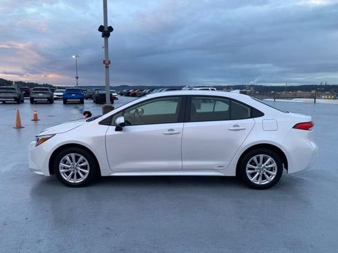 Certified 2023 Toyota Corolla LE image 5