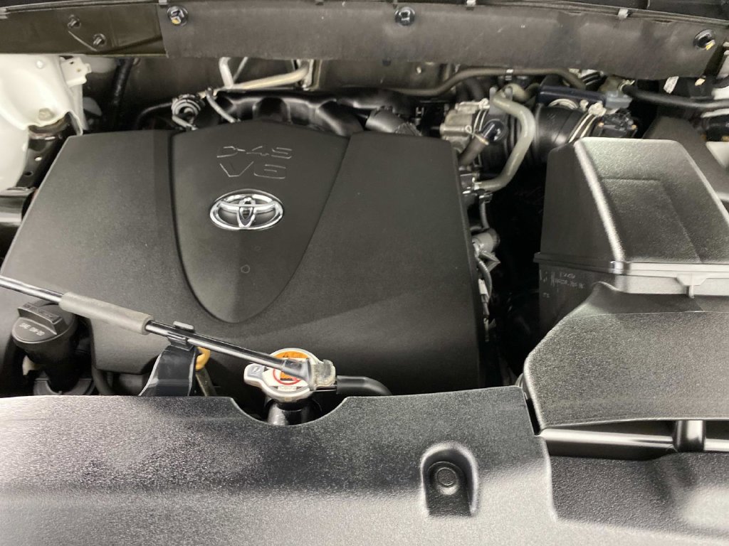 Used 2019 Toyota Highlander XLE AWD/4WD image 32