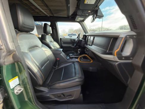 Used 2022 Ford Bronco Badlands image 9