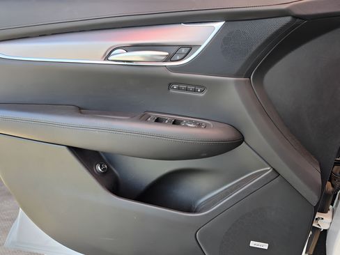 Used 2019 Cadillac XT5 Premium Luxury FWD image 21
