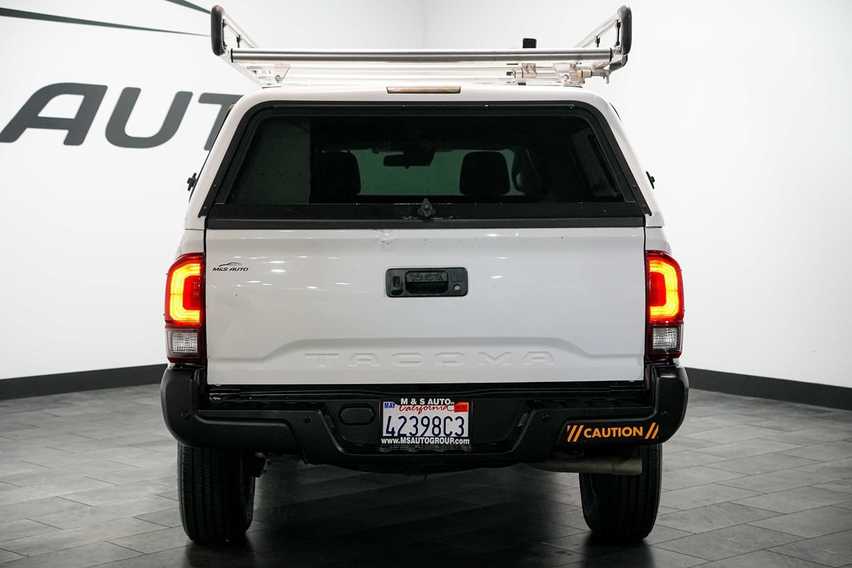 Used 2022 Toyota Tacoma SR RWD image 5