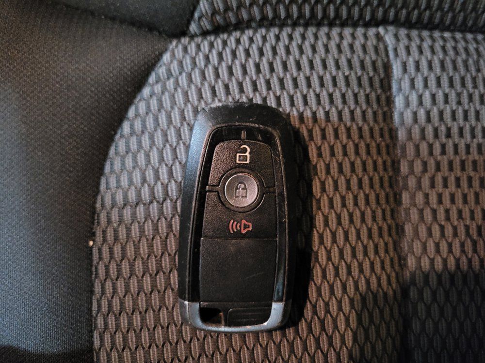 Used 2018 Ford Explorer XLT AWD/4WD image 32