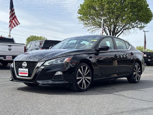 Used 2019 Nissan Altima 2.5 SR w/ SR Premium Package AWD/4WD image 3