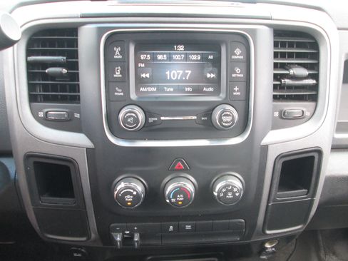 Used 2015 RAM 2500 Tradesman w/ Chrome Appearance Group AWD/4WD image 18