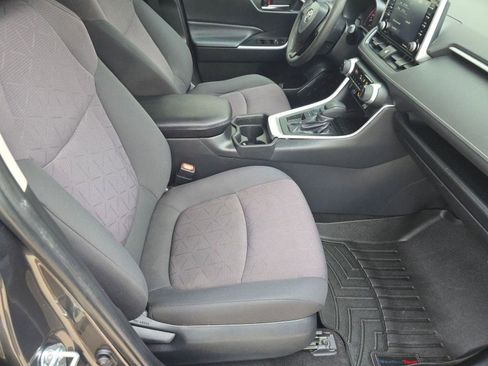 Used 2019 Toyota RAV4 XLE image 33