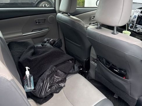 Used 2015 Toyota Prius V image 9