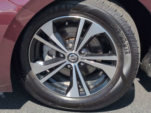 Used 2021 Nissan Sentra SV FWD image 11