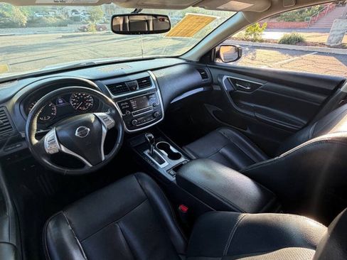 Used 2017 Nissan Altima 2.5 SL FWD image 9