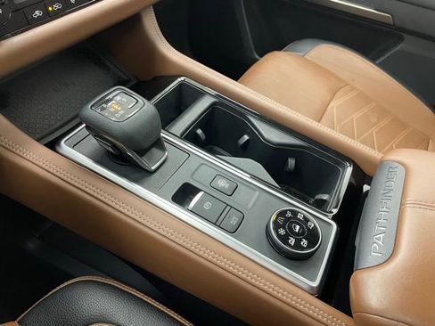 Used 2022 Nissan Pathfinder Platinum w/ Cargo Package image 7