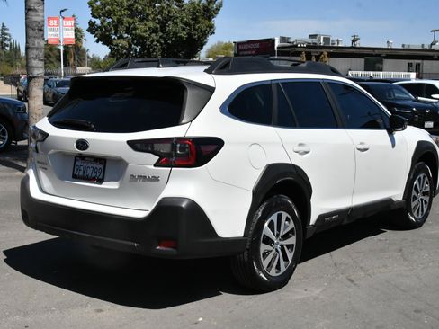 Used 2023 Subaru Outback Premium AWD/4WD image 8
