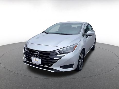 Used 2025 Nissan Versa SV FWD image 8
