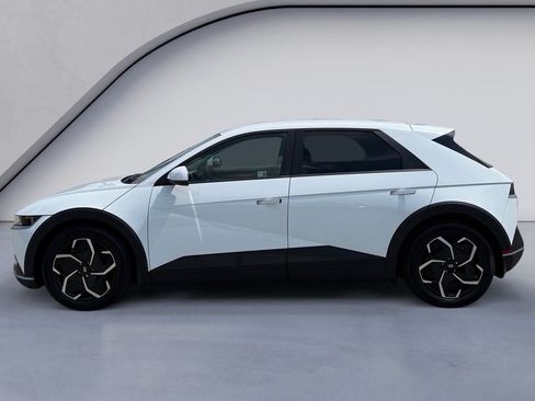 Used 2024 Hyundai Ioniq 5 SEL RWD image 2