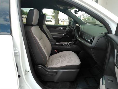Used 2026 Chevrolet Traverse LT w/ Driver Confidence Package FWD image 19
