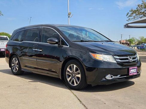 Used 2016 Honda Odyssey Touring Elite image 3