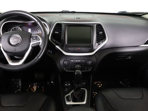 Used 2015 Jeep Cherokee Trailhawk w/ Comfort/Convenience Group AWD/4WD image 36