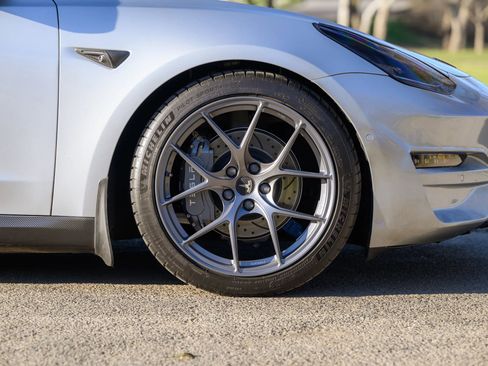 Used 2018 Tesla Model 3 Long Range image 49