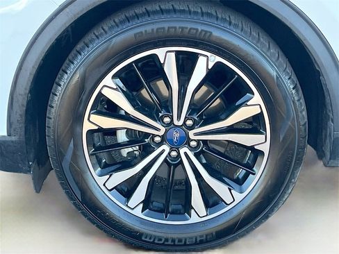 Used 2022 Ford Escape SE w/ SE Sport Appearance Package image 30