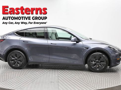 Used 2021 Tesla Model Y Long Range image 4