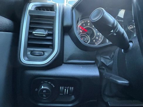 Used 2019 RAM 1500 Big Horn AWD/4WD image 12