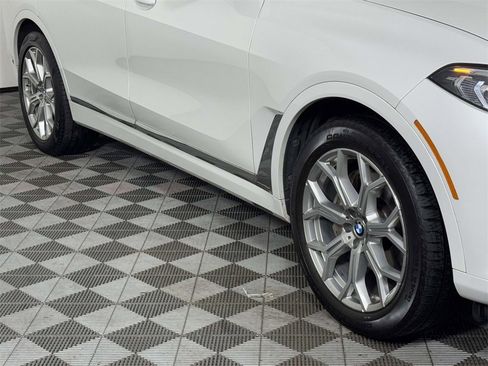 Used 2022 BMW X7 xDrive40i w/ Cold Weather Package image 12