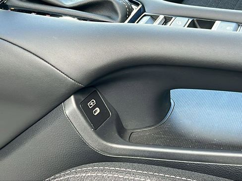 Certified 2025 Honda HR-V LX image 22