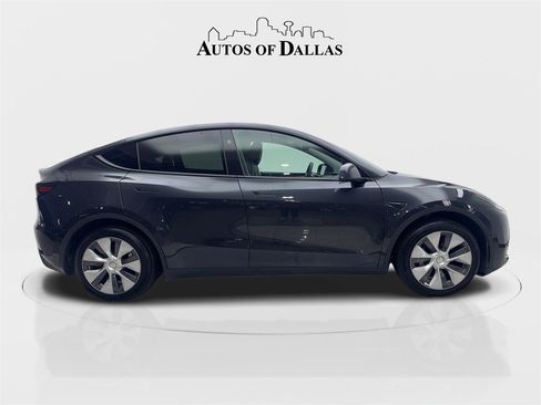 Used 2024 Tesla Model Y Long Range image 10