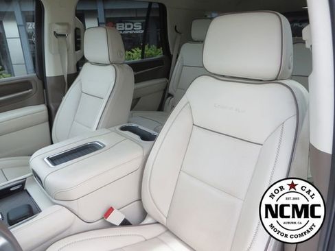 Used 2023 GMC Yukon Denali w/ Max Trailering Package AWD/4WD image 19