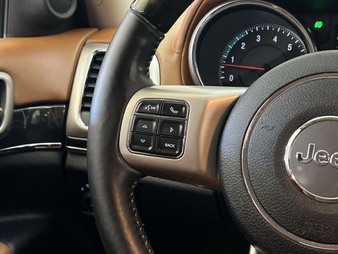Used 2013 Jeep Grand Cherokee Overland Summit image 34