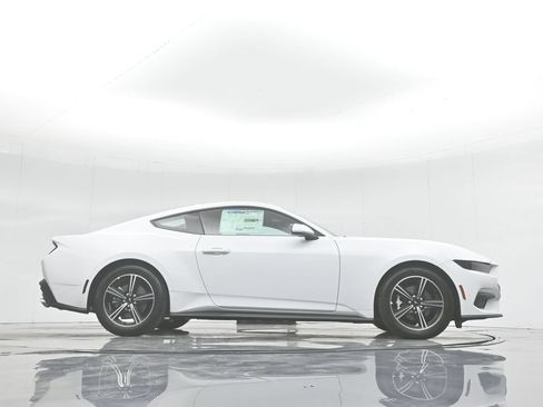Used 2025 Ford Mustang Coupe RWD image 44