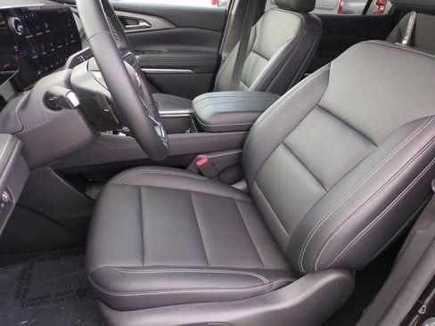 Used 2026 Chevrolet Traverse LT AWD/4WD image 16