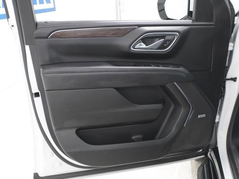 Used 2022 Chevrolet Tahoe LT w/ Luxury Package RWD image 13