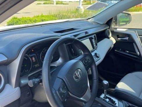 Used 2018 Toyota RAV4 Limited w/ Advanced Technology Package image 13