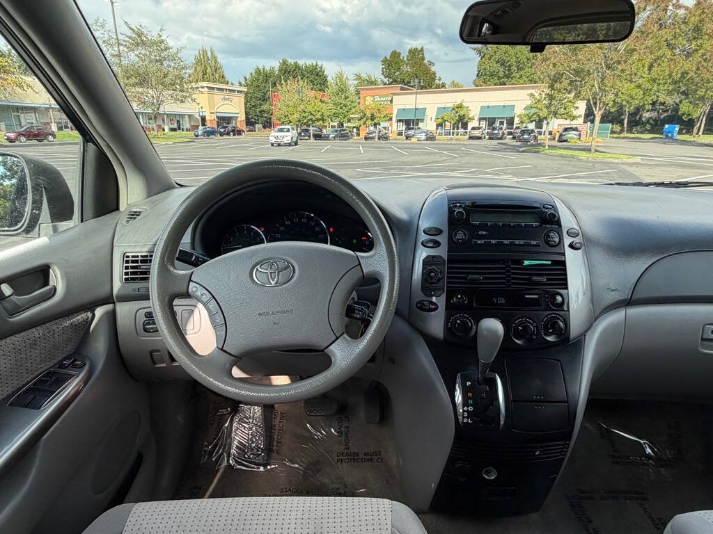 Used 2007 Toyota Sienna CE FWD image 11