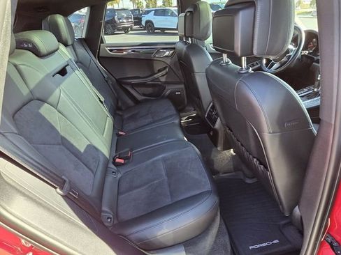 Used 2021 Porsche Macan image 18