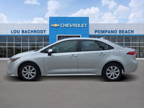 Used 2024 Toyota Corolla LE FWD image 4