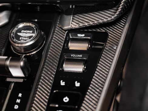 New 2026 Aston Martin Vanquish Convertible RWD image 33