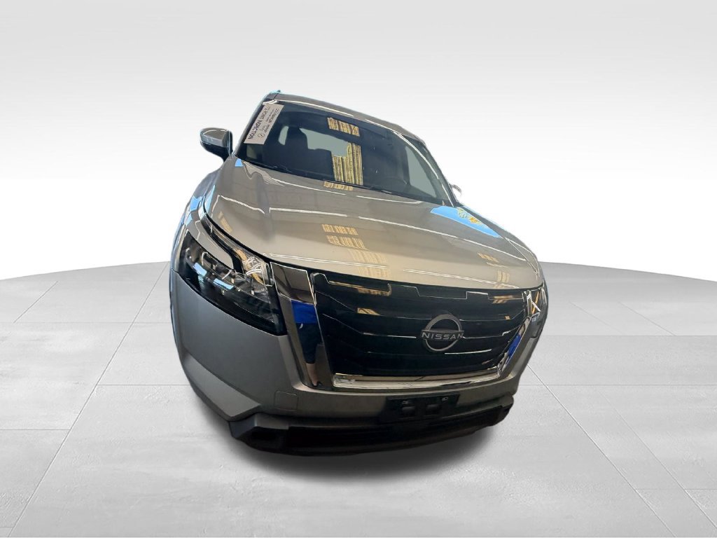 Used 2025 Nissan Pathfinder SV AWD/4WD image 8