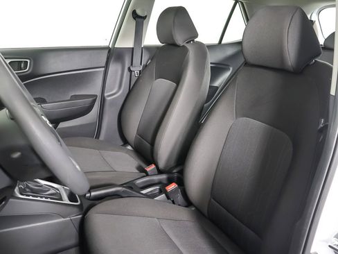 Used 2020 Hyundai Venue SE image 21