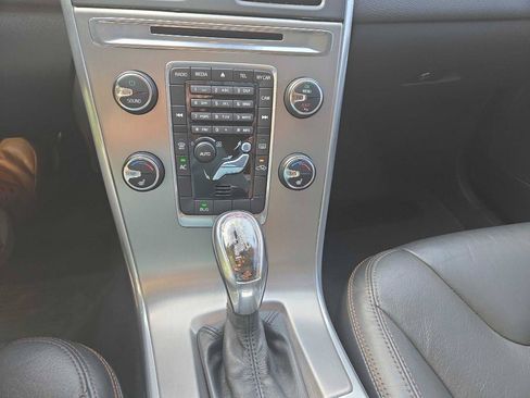 Used 2013 Volvo XC60 T6 AWD/4WD image 22