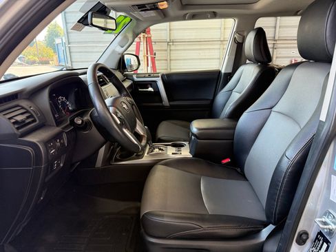 Used 2022 Toyota 4Runner SR5 Premium w/ Moonroof Package AWD/4WD image 12