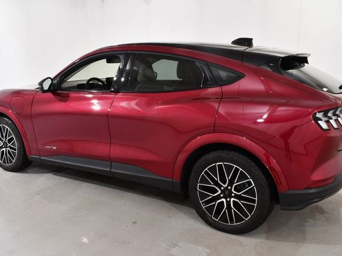 Used 2025 Ford Mustang Mach-E Premium image 15