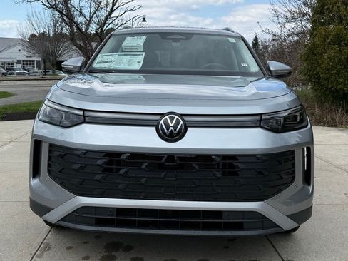 New 2026 Volkswagen Tiguan SE AWD/4WD image 3